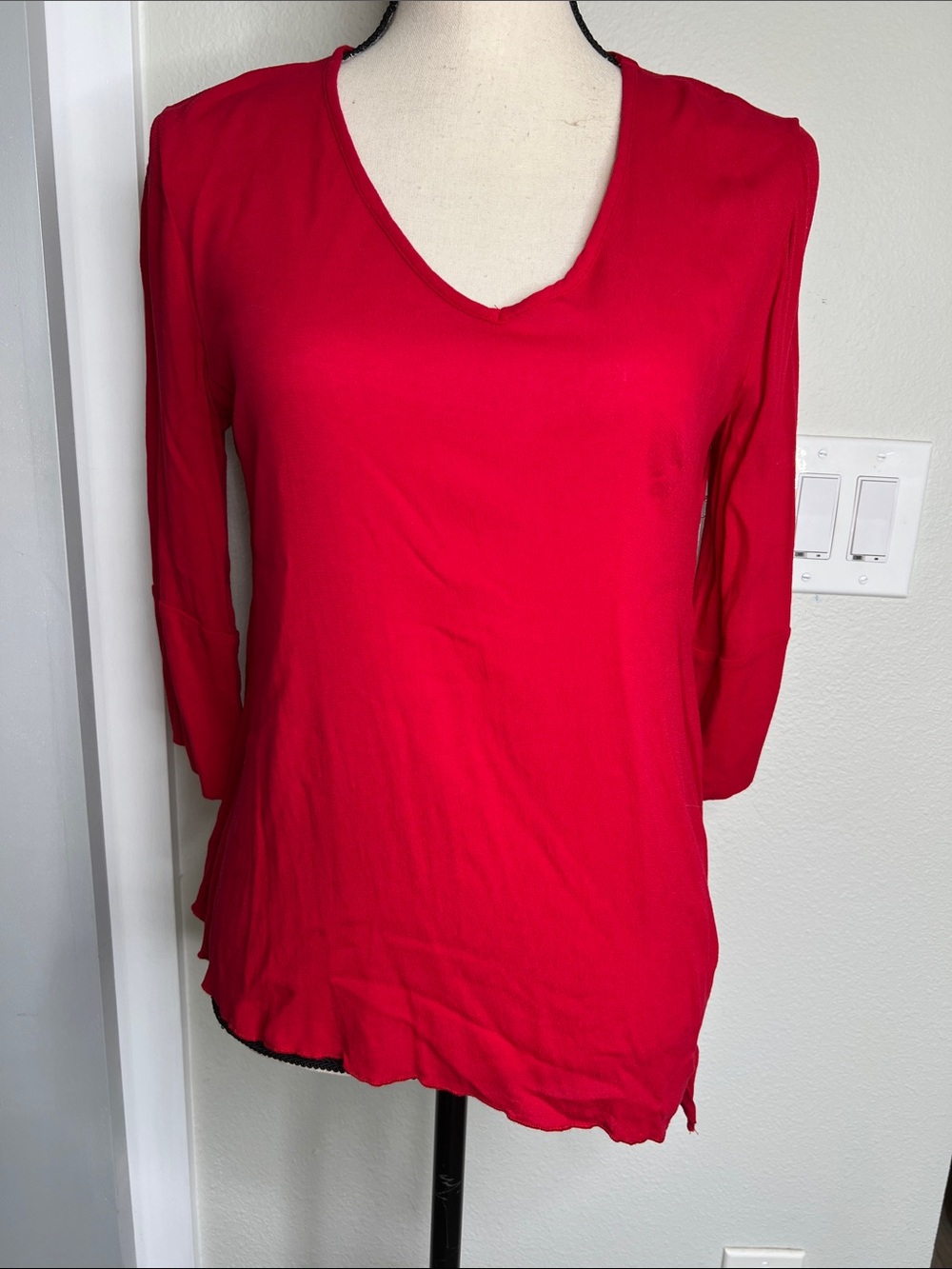 Kim & Cami Red V-Neck Long Sleeve Asymmetrical Blouse